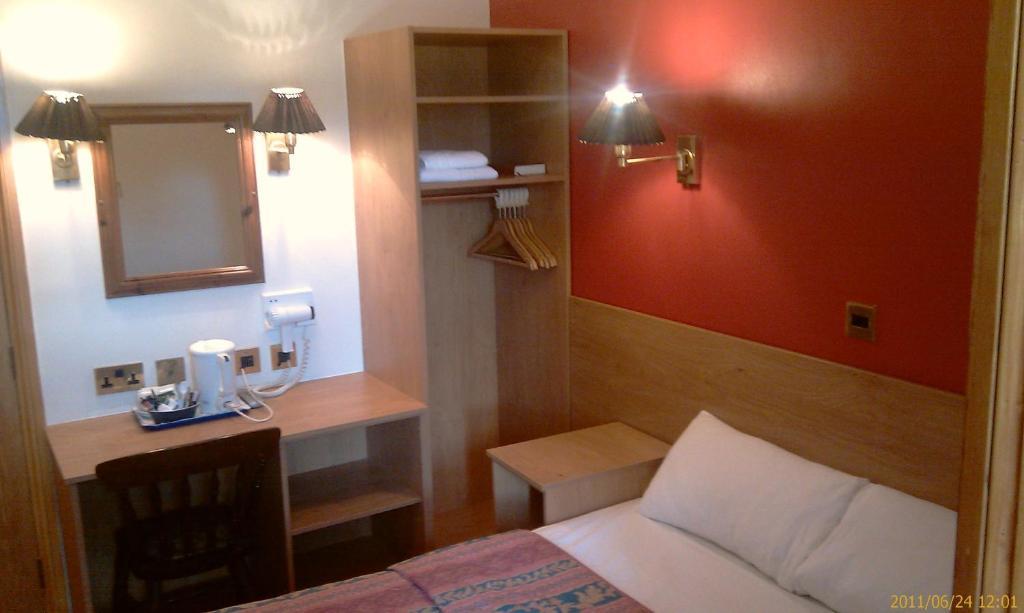 Hotel Crescent 2*